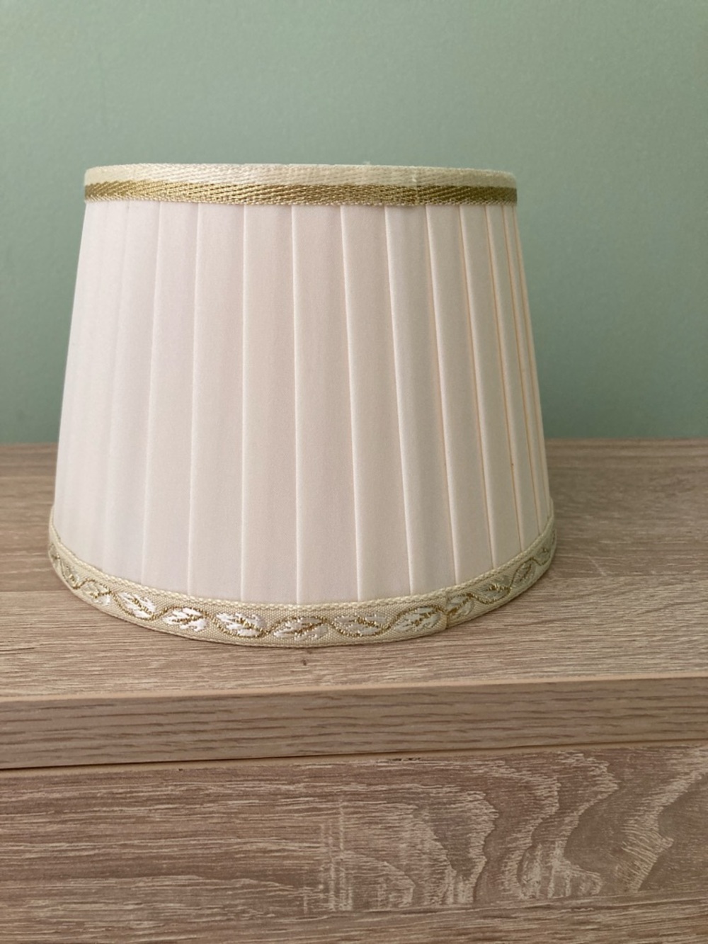 Classic Cream Pleated Lamp Shade with Gold Trim